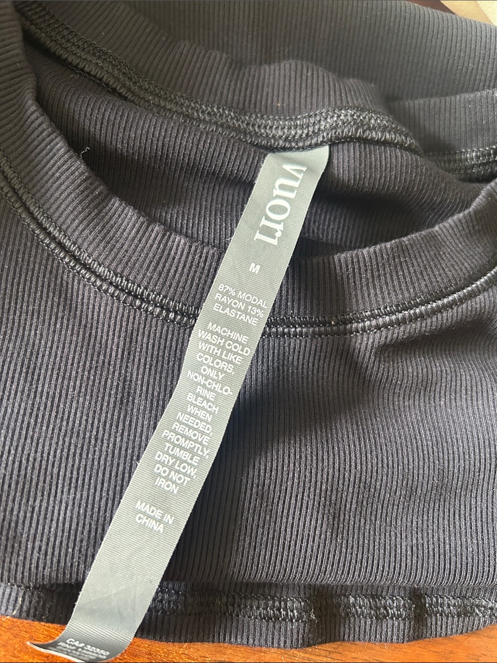 Vuori Ribbed Classic Black Women's Crewneck Tee - Picture 4 of 4